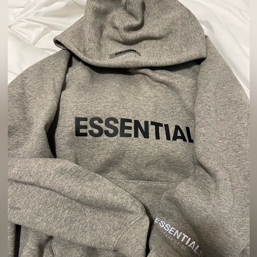 GREY ESSENTIALS HOODIE 🩶